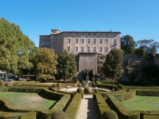 entrecasteaux chateau et jardin ete