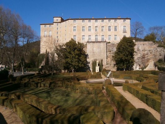 entrecasteaux chateau hiver