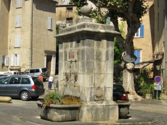 entrecasteaux fontaine