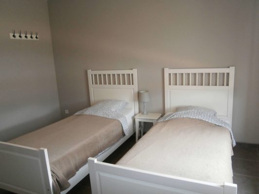 twee eenpersoonsbedden (2)