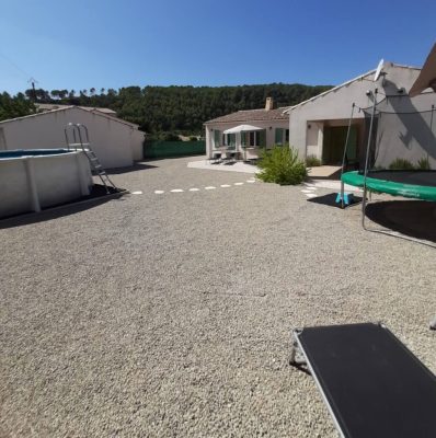 zicht van voorkant garage