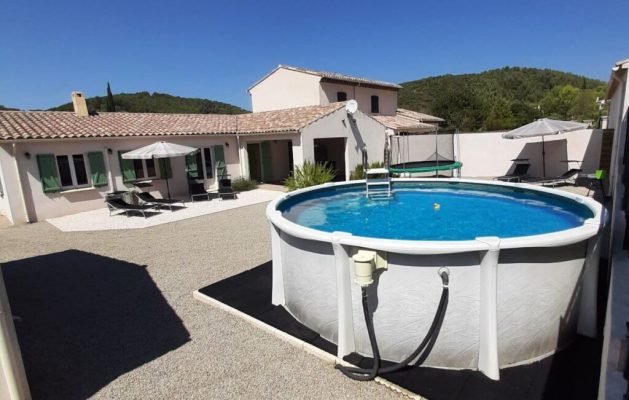 zwembad langs achter